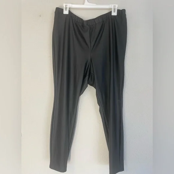 Torrid Faux Leather leggings for Women’s 3X - Picture 2 of 7